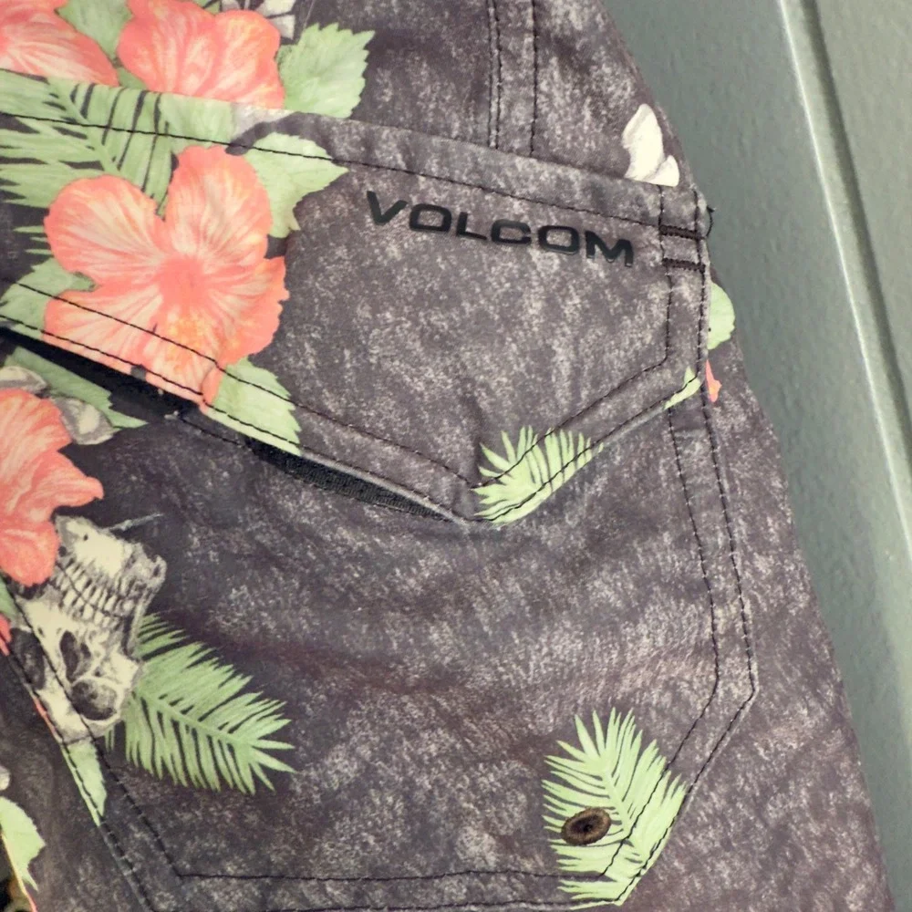 Volcom Maguro Boardshorts Skull Floral V2S Cinch‎ Fly Gray Size 33 Surf Swim